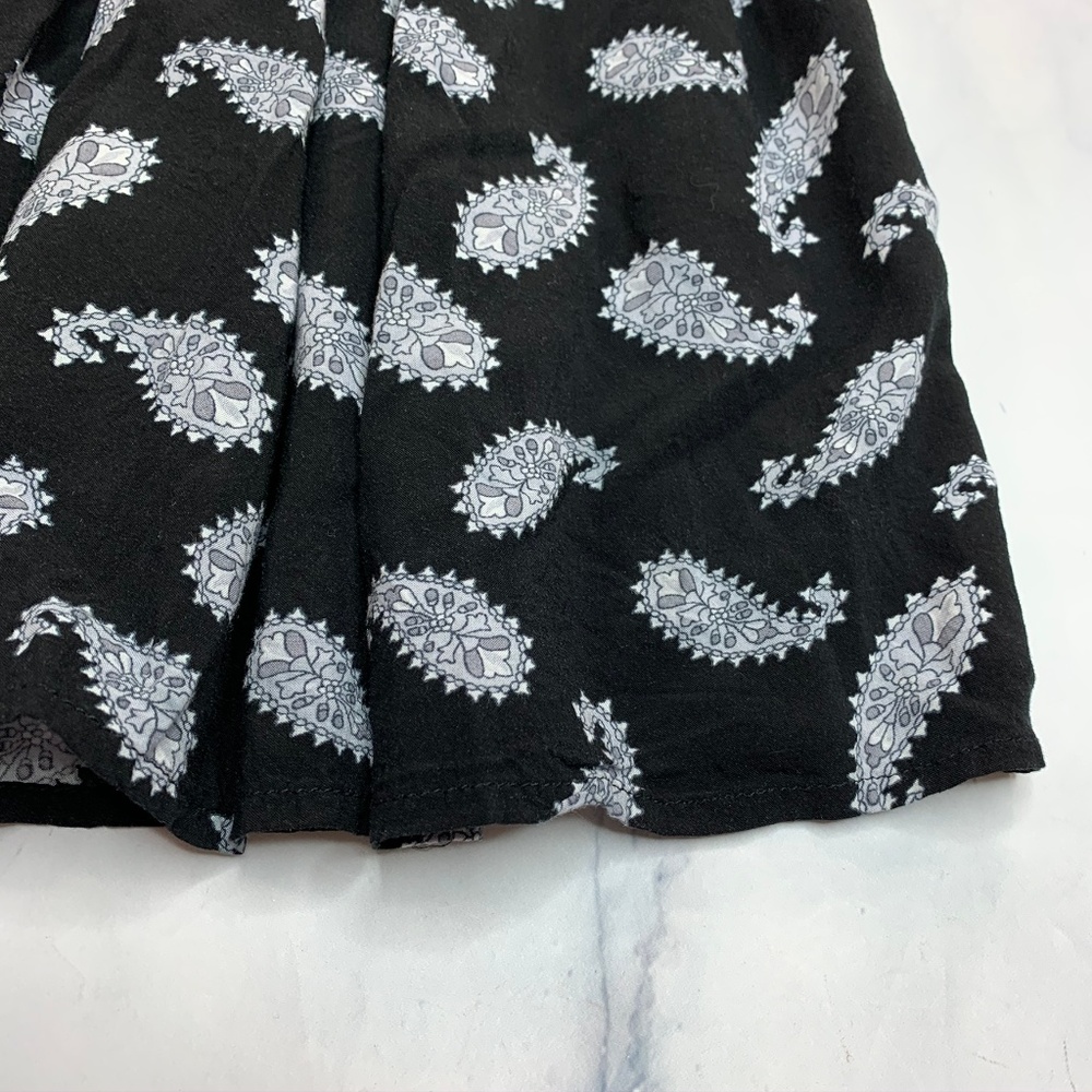Brandy Melville Black White Paisley Mini Skirt - Picture 8 of 8